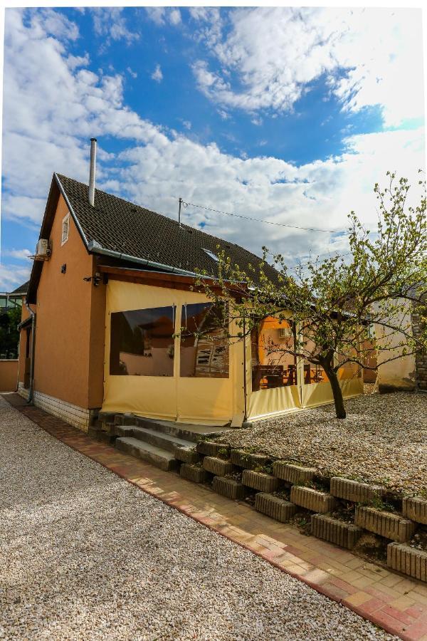 Gardi Apartman Сексард Екстер'єр фото